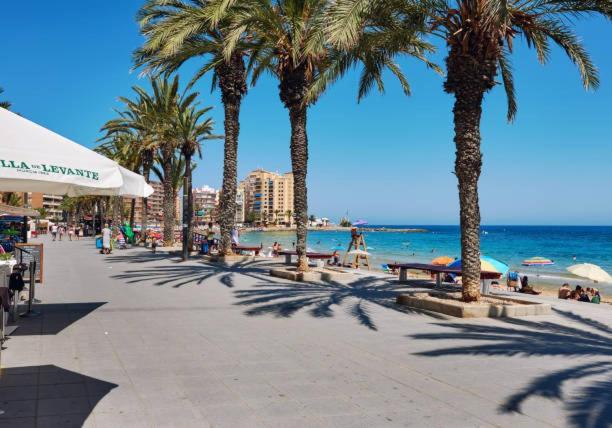 Top Floor Spacious Apartment With Roof Terrace Alicante Extérieur photo